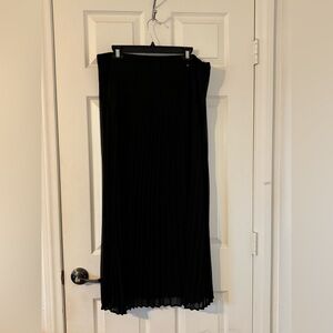 Chic Black Midi Skirt